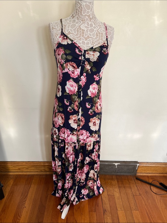 VENUS Dresses & Skirts - VENUS Navy Maxi Dress with Pink Floral Print